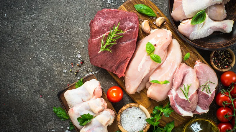 Chỉ ăn thịt để giảm cân: Ảnh hưởng thế nào đến dạ dày và tim mạch?