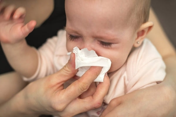 12 Cách trị nghẹt mũi, sổ mũi, thở khò khè như có đờm cho trẻ sơ sinh nhanh nhất