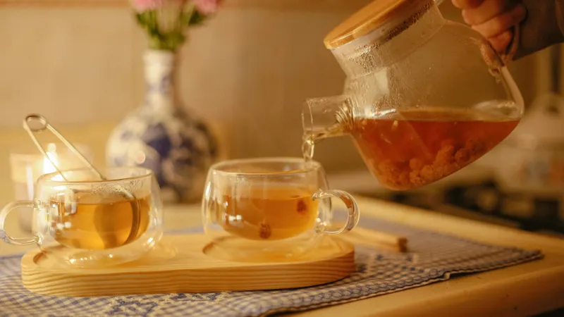Uống trà gì tốt cho gan thận? Những lưu ý cần biết để bảo vệ sức khỏe gan thận