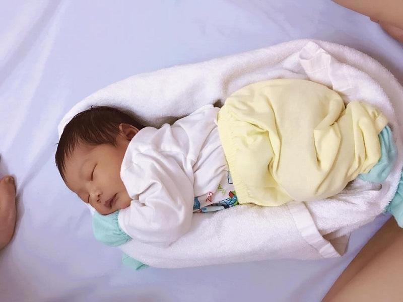 Danh sách đồ sơ sinh cần chuẩn bị cho mẹ và bé đầy đủ và tiết kiệm nhất