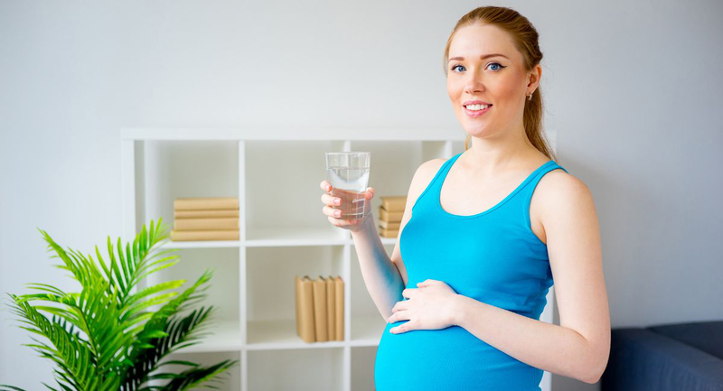 Bà bầu huyết áp cao có nên uống nước dừa không?