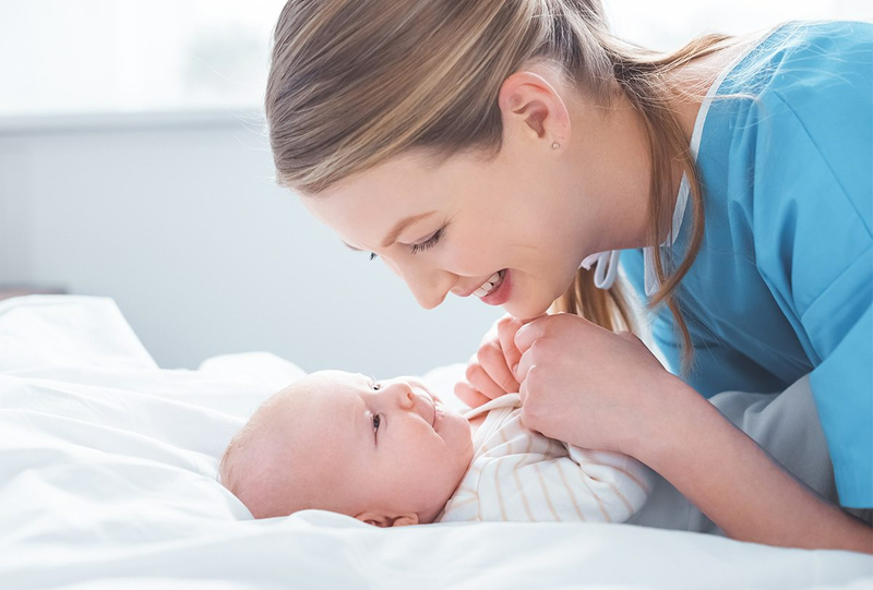 Trẻ bị phát ban có tiêm phòng được không? Cách chăm sóc trẻ sau tiêm