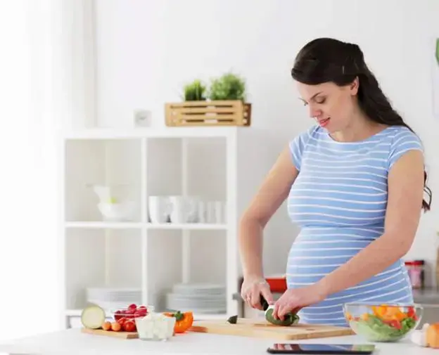 Phụ nữ mang thai nên cân nhắc 4 thành phần này trong làm đẹp